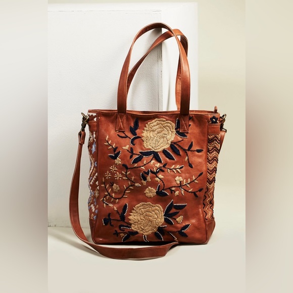 Free People Handbags - Free People El Cosmica tote 👜 bag